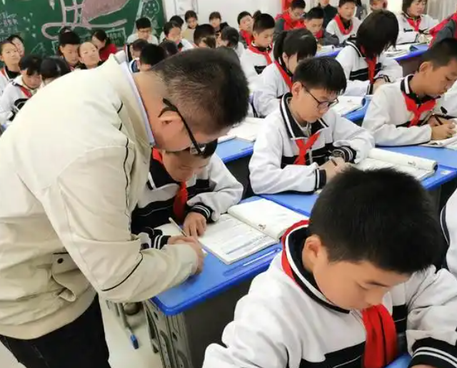 数据洞察对课程内容教育方法和评估系统进行系统性优化 数据洞察对课程内容教育方法和评估系统进行系统性优化